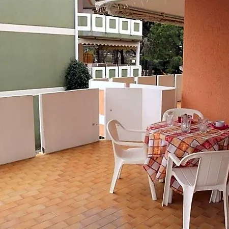 With Large Swimming Pool And Place 3*